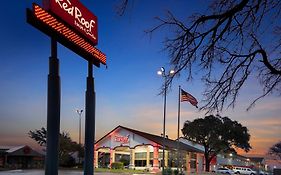 Red Roof Inn & Suites Irving - Dfw Airport South